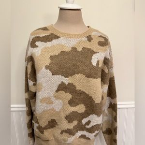NWT Lucky Brand; Size: M; Color: Tan Camo